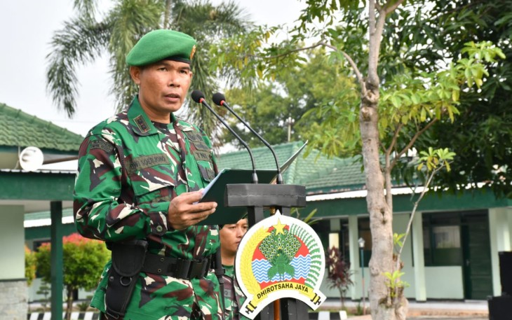 Dandim Ponorogo Baca Amanat Panglima TNI Pada Upacara Bendera 17 April 2025