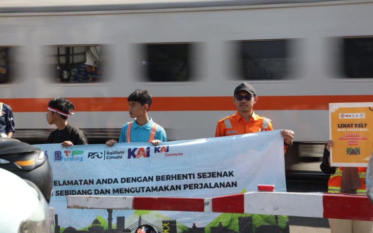 Daop 2 Bandung Terus Himbau Keselamatan: Pengguna Jalan Wajib Berhenti Sesaat Sebelum Melintasi Perlintasan Sebidang