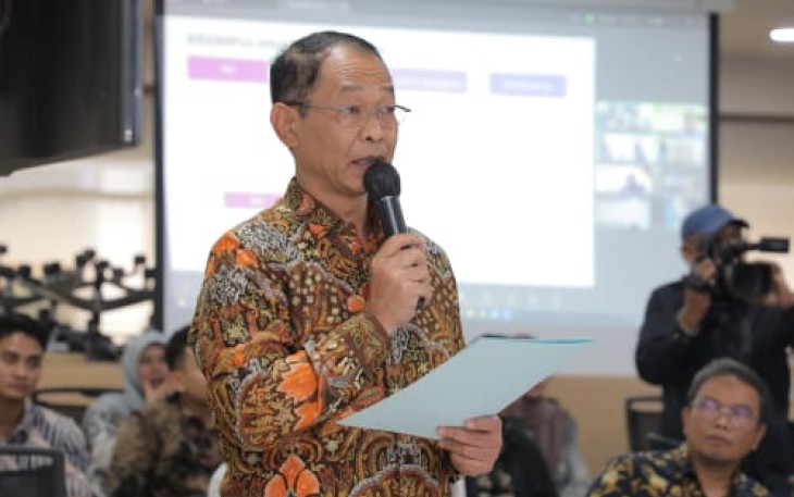 Direktur  Kenavigasian, Hernadi Tri Cahyanto, saat membuka FGD Keselamatan Pelayaran di Ruang Sriwijaya Kantor Pusat Direktorat Jenderal Perhubungan Laut pada hari Jumat (04/7/2025).