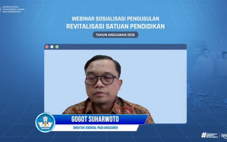 Direktur Jenderal (Dirjen) PAUD Dikdasmen, Gogot Suharwoto, saat membuka acara Webinar Sosialisasi Pengusulan Revitalisasi Satuan Pendidikan yang ditayangkan melalui Youtube Ditjen PAUD Dasmen, Rabu (19/11). 