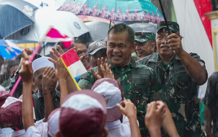Kepala Staf Angkatan Darat (Kasad) Jenderal TNI Maruli Simanjuntak, M.Sc. meresmikan sumur bor di Mojokerto, Senin (24/2/2025)