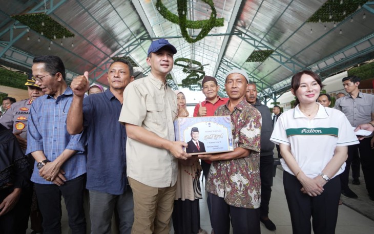 Menteri Transmigrasi M. Iftitah Sulaiman Suryanagara