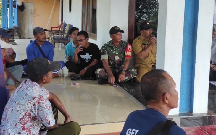 Komsos Babinsa bersama warga binaannya