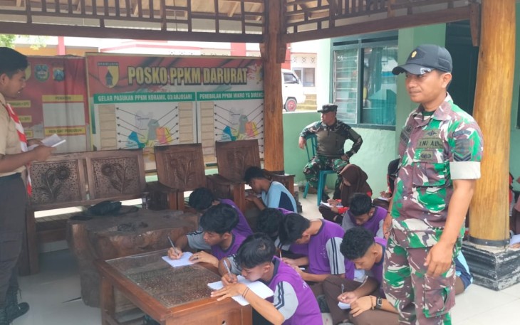 Babinsa Koramil 0801/03 Beri Pelatihan Pada Pramuka Saka Wira Kartika