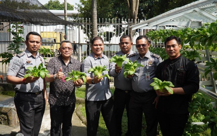 Poto Bersama Karutan Kelas I Medan Rombongan GM Hotel Mercure Medan Angkasa 