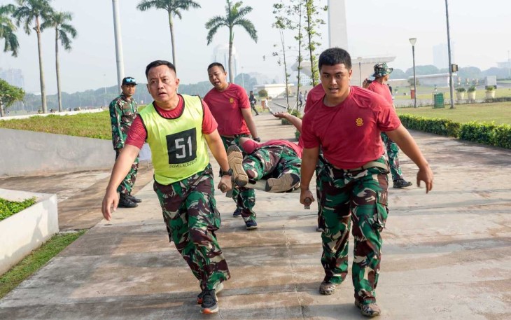 Cakra Outbound prajurit Kostrad di Monas, Jakarta, Kamis (27/2)