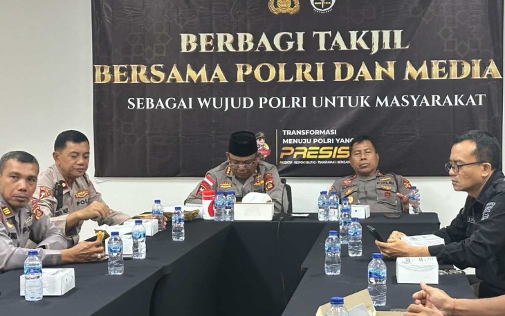 Buka puasa bersama melalui zoom meeting di Polres Kawasan Bandara I Gusti Ngurah Rai, Kamis (13/3)