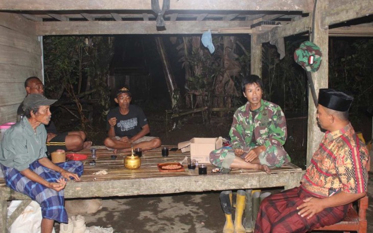 Ngopi bareng bersama warga 
