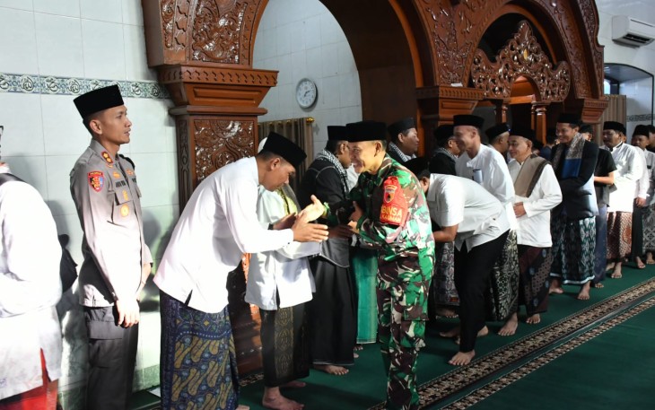 Kodim 0802/Ponorogo Gelar Salat Idul Fitri 1446 H 