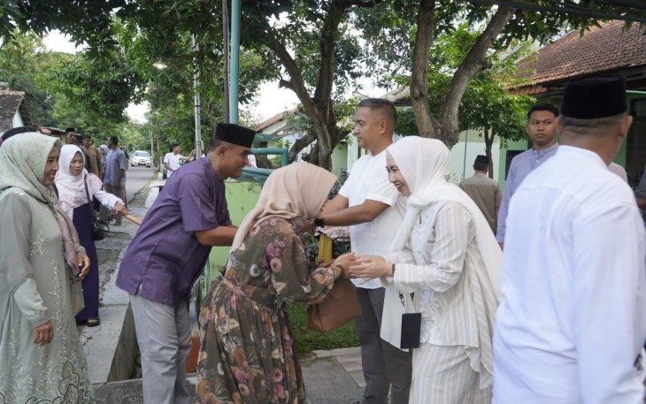 Anggota Jajaran Kodim 0803/Madiun Silaturahmi Lebaran ke Kediaman Dandim 