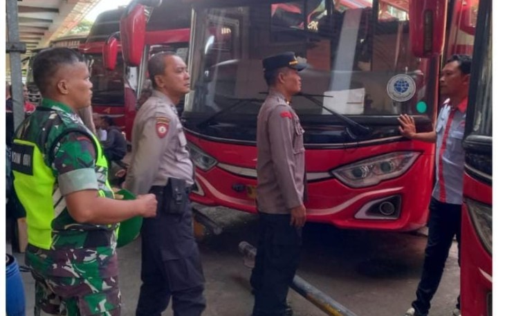 Peran TNI Dalam Pengamanan Mudik Lebaran 1446 H di Pacitan 