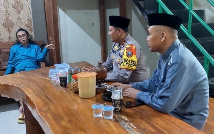 Danramil 0801/03 Arjosari saat silaturahmi ke ponpes 