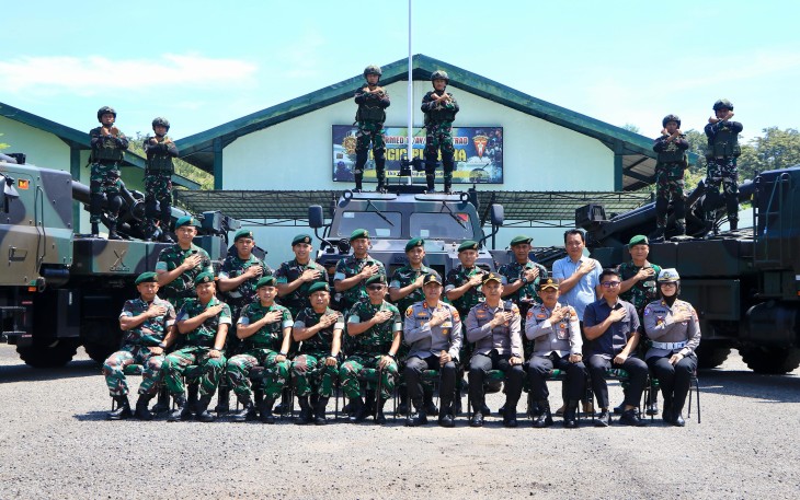 Kapolres Ngawi Disambut Hangat di Markas Yonarmed 12 Kostrad