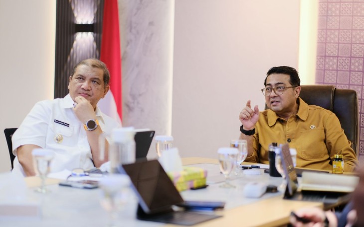 Menekraf Teuku Riefky Harsya bersama Bupati Aceh Tamiang di Jakarta 