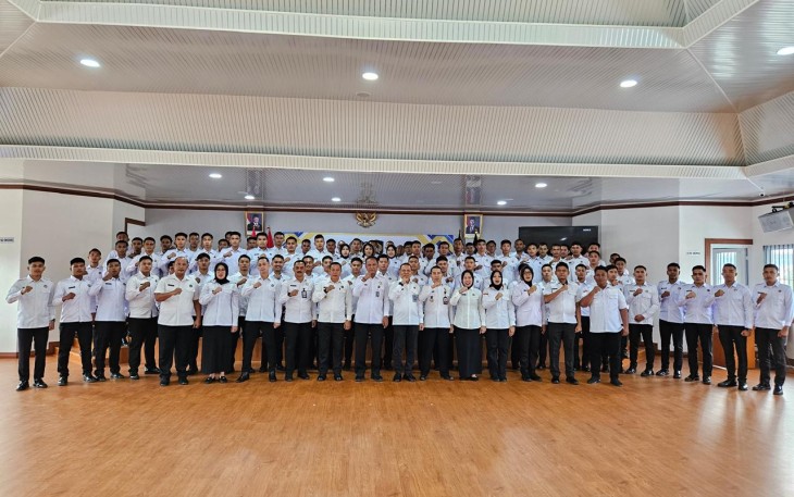 Poto Bersama Usai Digelar Prosesi Pengambilan Sumpah.