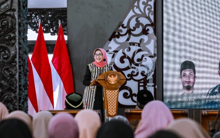 Bupati Lumajang Ir Hj Indah Amperawati Masdar