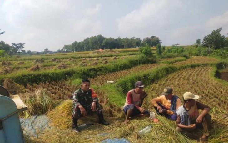 Kosmos bersama petani wilayah desa binaan 