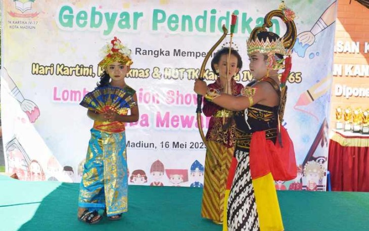 Gebyar pendidikan TK Kartika IV-17 