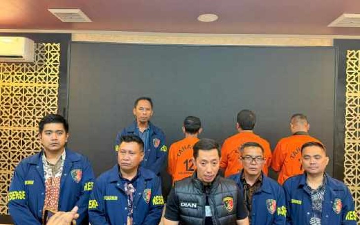 Dirreskrimum Polda Banten Kombes Pol Dian Setyawan memberikan keterangan pers 