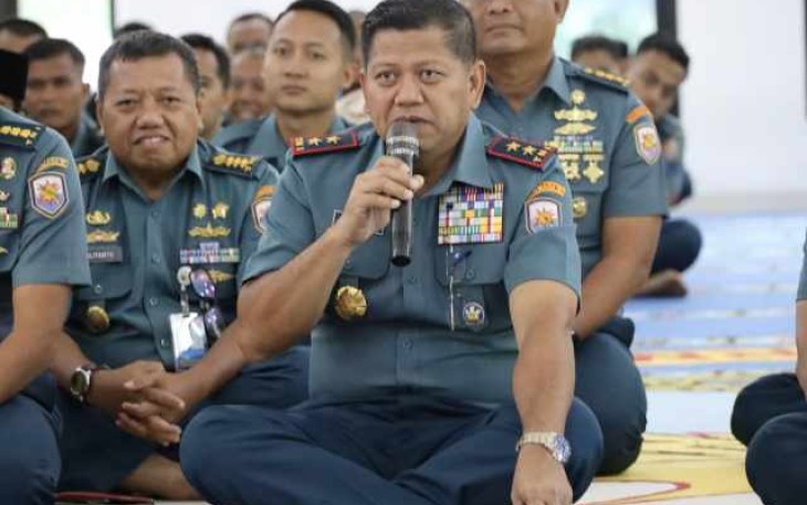 Pangkoarmada III Laksda TNI Hersan 