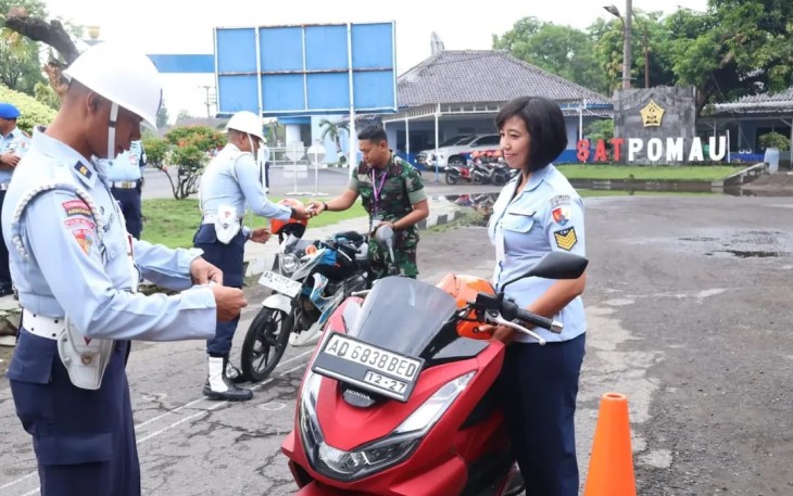 Satuan Polisi Militer Angkatan Udara (Satpomau) Lanud Adi Soemarmo hari ini, Kamis (22/5), menggelar operasi penegakan tata tertib (Gaktib) bagi seluruh personel di lingkungan Lanud Adi Soemarmo
