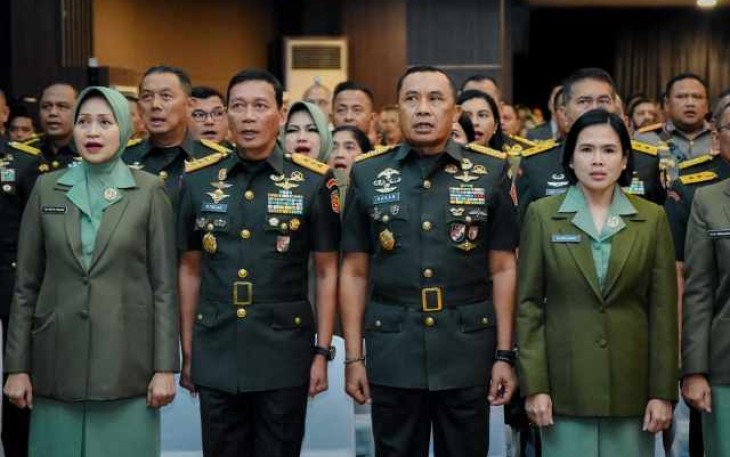Pangkostrad Letjen TNI Mohammad Fadjar 