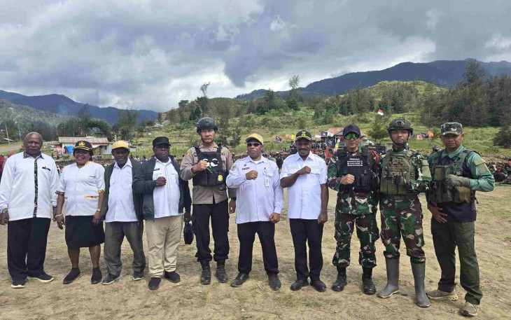 Bantuan sembako untuk di pengungsian 