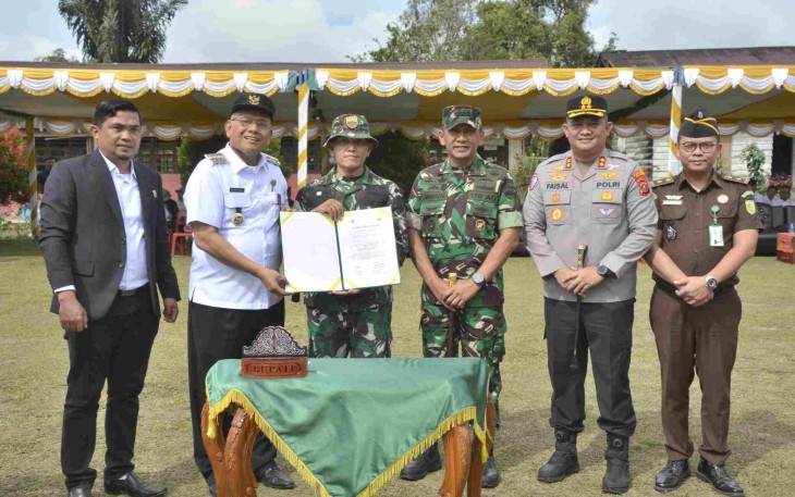 Danrem 023/KS Kolonel Inf Jansen P Nainggolan saat penutupan TMMD ke 124 Kodim 0206/Dairi, Rabu (4/6)