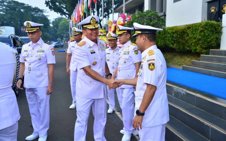Pangkoarmada III Laksda TNI Hersan 