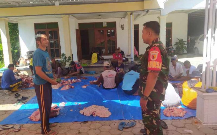 Penyembelihan hewan qurban di wilayah desa binaan 