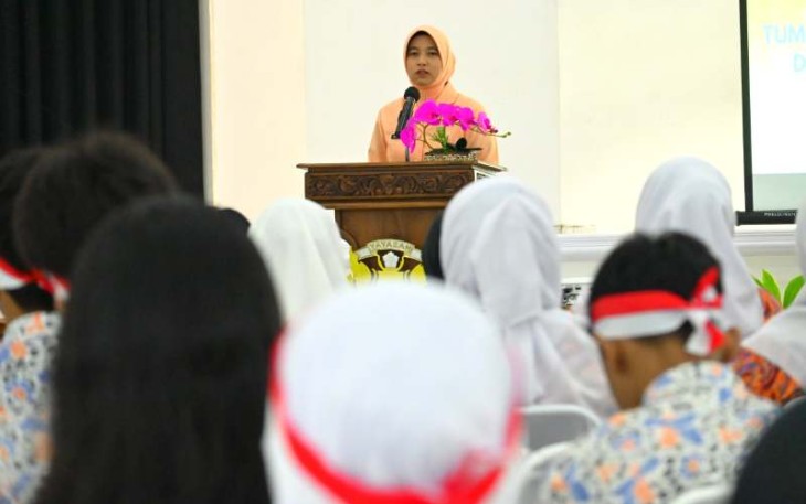 Ketua Yasarini Pengurus Cabang Lanud Husein Sastranegara Ny Annisa Alfian