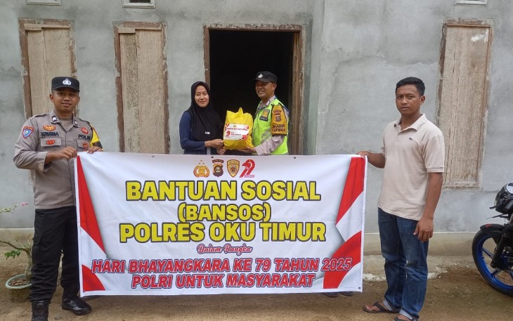 Polsek Belitang III Salurkan Bansos Untuk Masyarakat Kurang Mampu
