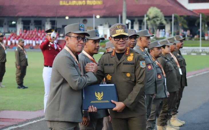 Wakil Menteri Dalam Negeri (Wamendagri) Bima Arya Sugiarto secara resmi menutup rangkaian kegiatan Retret Kepala Daerah dan Wakil Kepala Daerah Gelombang II yang berlangsung di Kampus Institut Pemerintahan Dalam Negeri (IPDN) Jatinangor, Kabupaten Sumedang, Jawa Barat