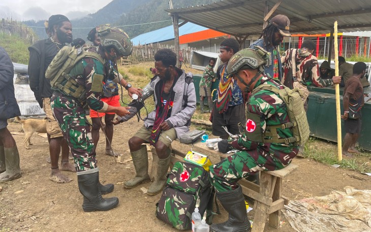 Satgas TNI  Hadirkan Pelayanan di Tanah Terpencil Mayuberi