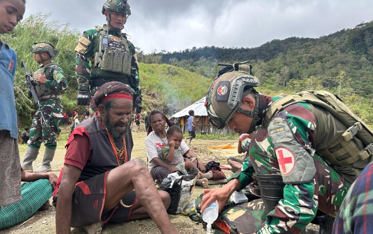 Bakti Tanpa Batas Satgas TNI di Kaki Langit Papua