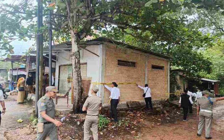 Bangunan Tak Berizin di Atas Drainase Disegel Satpol PP Tanjungpinang