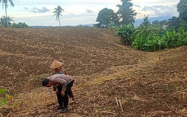 Polres Bitung Melaksanakan Penanaman Jagung 