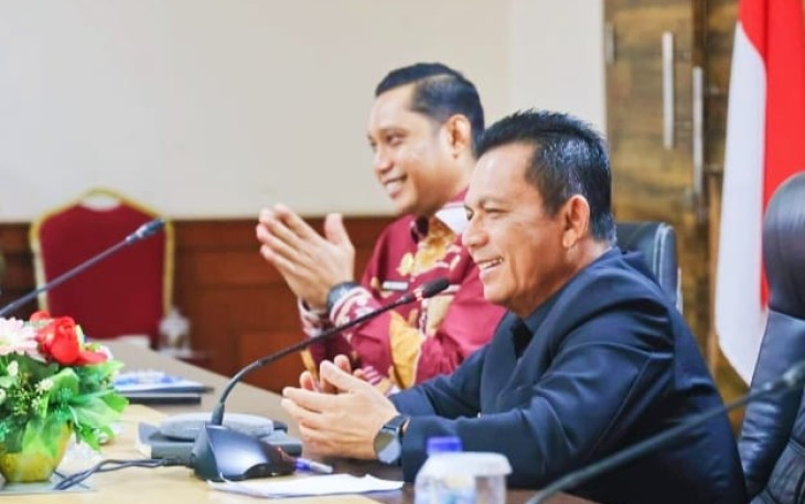 Gubernur Ansar saat memimpin Rapat Koordinasi Persiapan Peluncuran KDMP tingkat Provinsi Kepulauan Riau, di Ruang Rapat Utama Kantor Gubernur Kepri, Dompak, Rabu (16/7/2025)