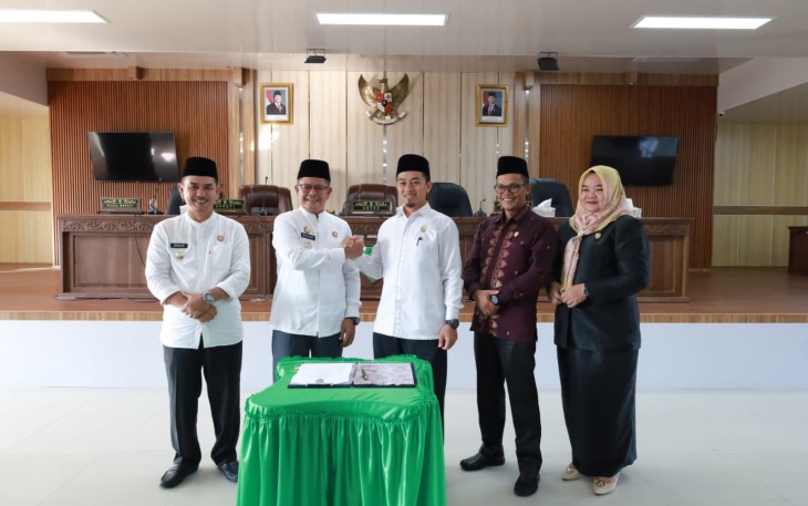 Bupati dan DPRD Pasaman Tandatangan MoU