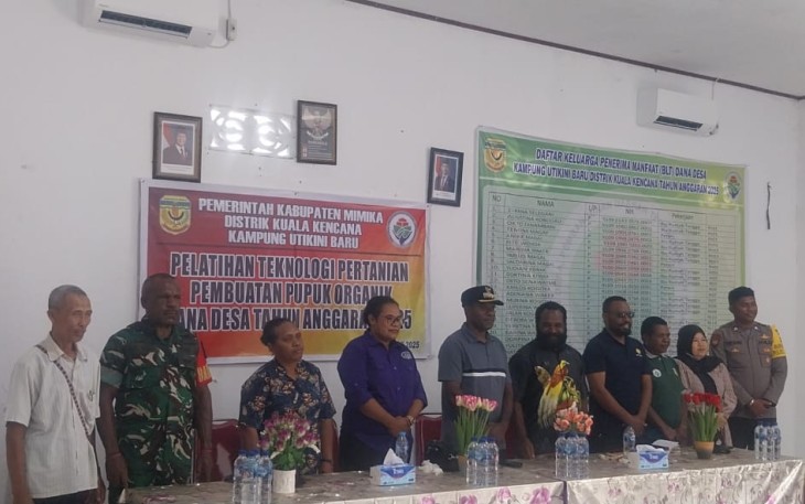 Babinsa Koramil Kuala Kencana Melaksanakan Pendampingan Pelatihan Teknologi Pertanian Pembuatan Pupuk Organik