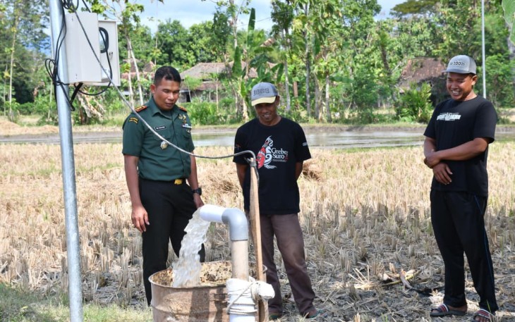 Dandim Ponorogo Serahkan Sumur Dalam Kepada Warga