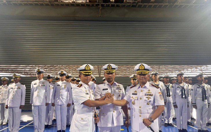 Komandan KRI Banda Aceh-593 Resmi Diserahterimakan 