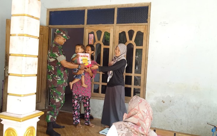 Dukung Pelayanan Kesehatan, Babinsa Kodim Ponorogo Pendampingan Posyandu Balita