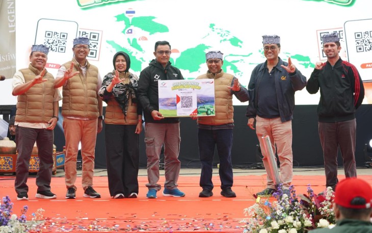 Bromo Marathon 2025 Sukses Bank Jatim Launching QRIS Crossborder dan Branding Jeep 