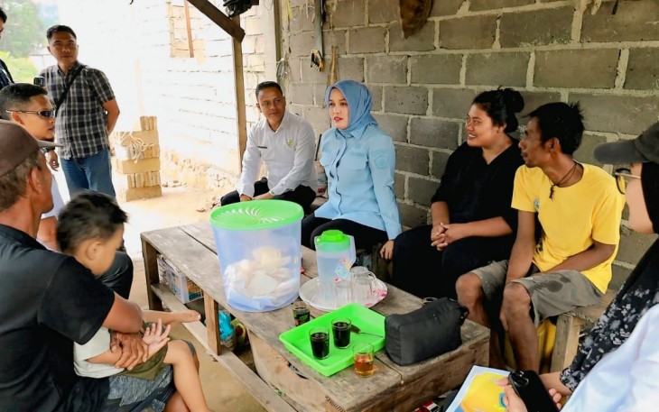 Deby Maryanti Kunjungi dan Berdialog dengan Penerima Bantuan RTLH