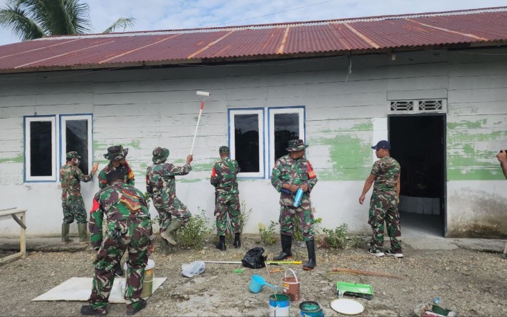 Kodim 1710/Mimika Gelar Karya Bakti Perbaiki Tempat Ibadah Dalam Rangka Memperingati HUT TNI Ke-80