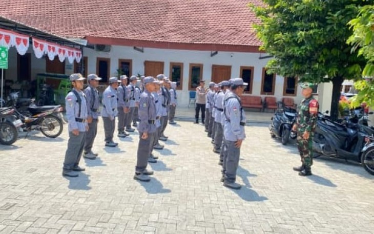 Latih satlinmas wilayah desa binaan 