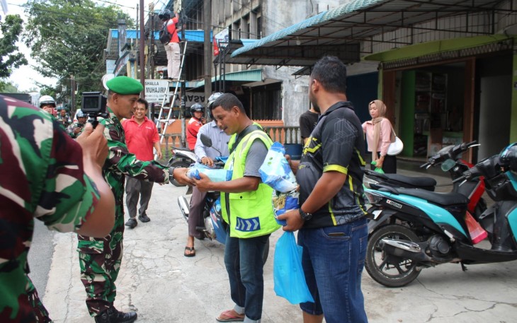 Kodim 0315/Tanjungpinang Gelar Patroli Simpatik dan Bagikan Beras di HUT TNI ke-80