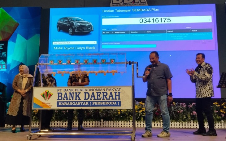 Acara penarikan undian Tabungan Sembada Plus Tahap II BDK Dasyat 2025, di Gedung Teater Bhineka Tunggal Ika Karanganyar, Jumat (3/10/2025)
