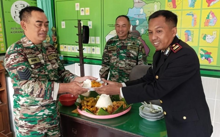 Kejutan HUT TNI ke 80 di Koramil 0801/09 Sudimoro 